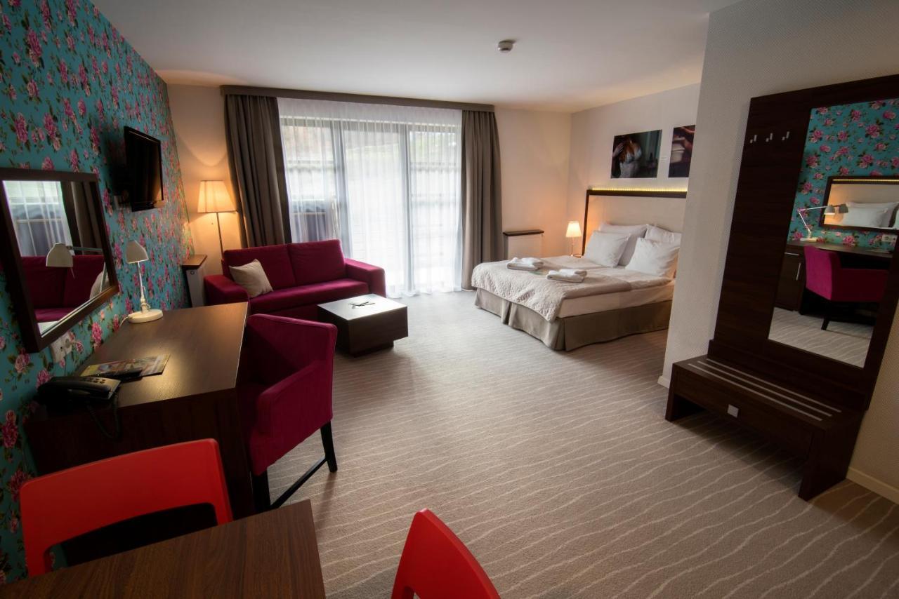 Aparthotel Flinski Sport & Spa Swieradow-Zdroj Ngoại thất bức ảnh